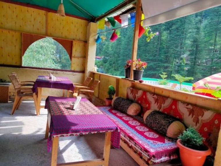 Asha Homestay Rooftop Cafe-4